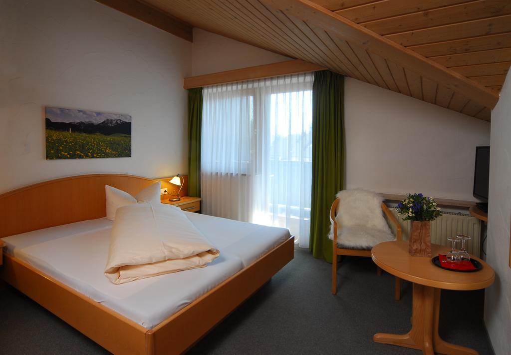 Alpenlodge Pfronten Szoba fotó